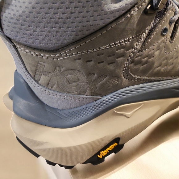 Womens Hoka kaha 2 Gray High-Top Boots with Rugged Sole and Secure Lacing - Picture 3 of 9